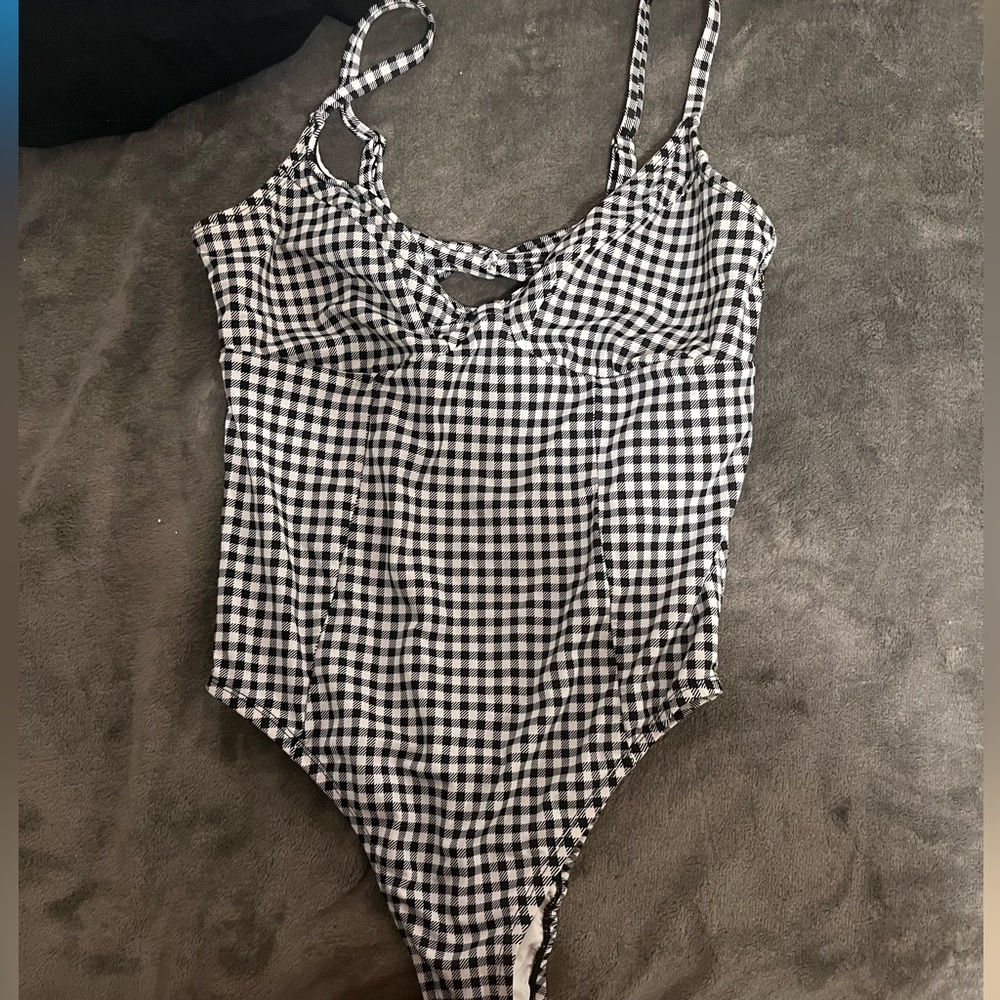 Woman’s Time and Tru black and white open back swimsuit